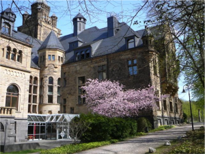 Schloss Waldthausen Angle